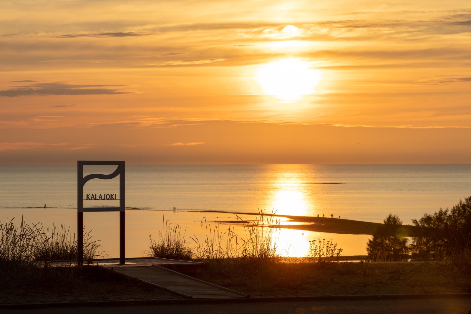Auringonlasku Kalajoen Hiekkasärkillä